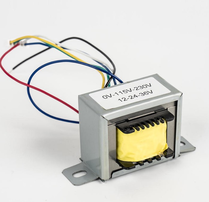 Quae industriae et apparatus sunt novercae transformatores communiter in?