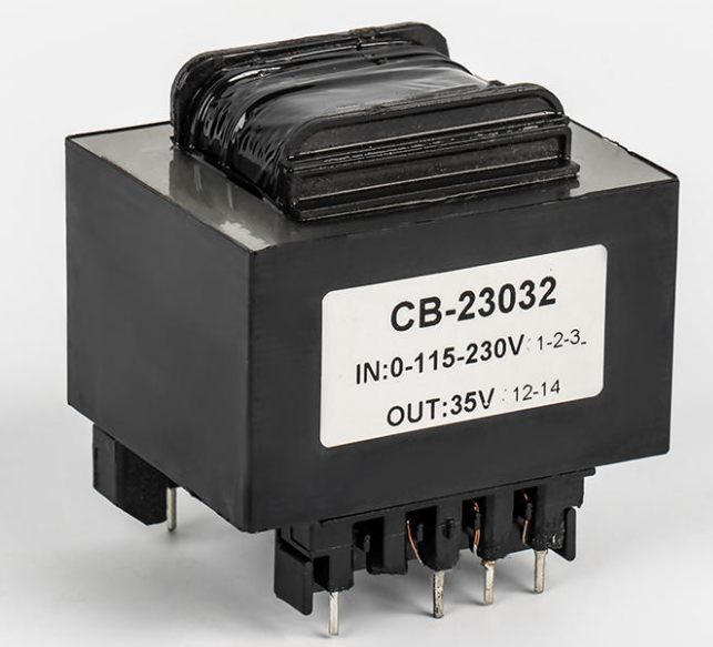 Quae cautiones adhibendae sunt in institutione et usu transfiguratorum infimae frequentiae acus?